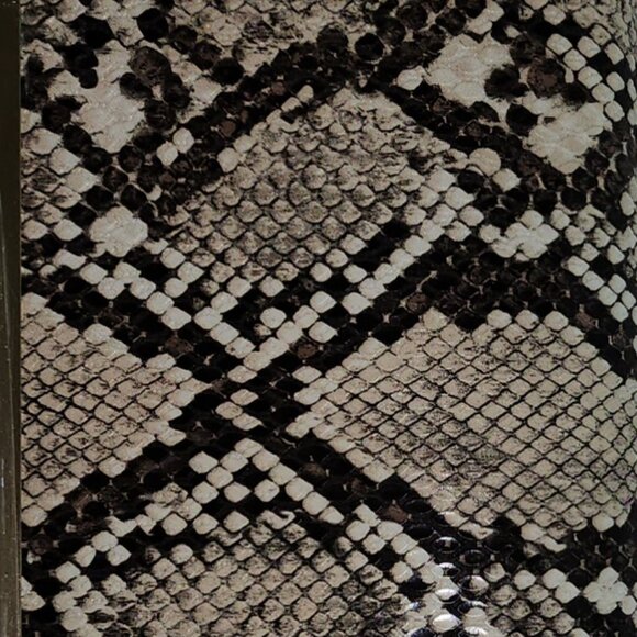 Faux Snakeskin Clutch Purse w/Chain Strap - Picture 7 of 7